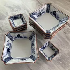 花柄と幾何学模様の青と白の陶磁器の四角い皿大と小の5個セット 計10皿