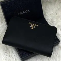 ◆極美品◆PRADA プラダ 二つ折り財布 サフィアーノ ロゴゴールド ブラック