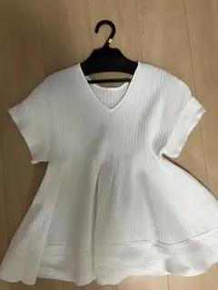 美品　カデュネ　フレアトップスのサムネイル