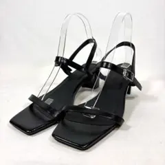 極美品 スクエアトゥ ストラップサンダル 黒 24cm チャンキーヒールのサムネイル