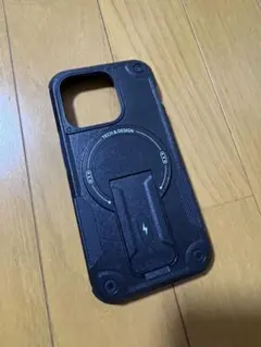 iPhone15用ケース スタンド機能付き ブラック