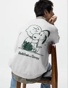 新品タグ付き　ユニクロ　ピーナッツスウェットシャツ M SNOOPY スヌーピー