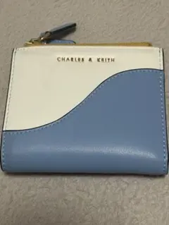 CHARLES & KEITH 二つ折り財布 ブルー＆ホワイト
