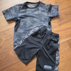 130cmOUTDOOR パンツUNIQLOTシャツ