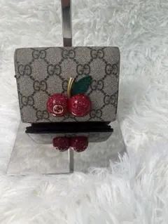 ✨美品✨ GUCCI 二つ折り財布 さくらんぼ PVC GGスプリーム