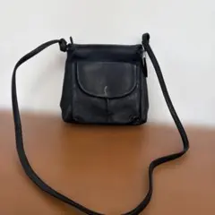 KENZOケンゾーレザーショルダーバッグ黒タッセル付きフラップ本革斜め 