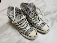 CONVERSE ヘビ柄 ハイカットスニーカー