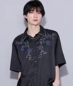 最安値　Ellno Loset ローズ刺繍パイピングシャツ　ブラック　M