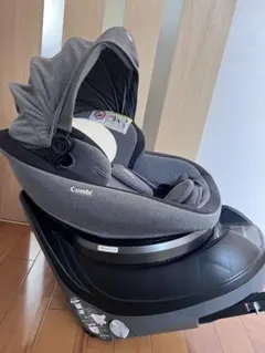 週末限定値下げしました　美品　Combi 回転式チャイルドシート 新生児