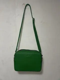 Avail グリーン ショルダーバッグ