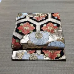 袋帯　正絹　亀甲文様　華やかな花柄