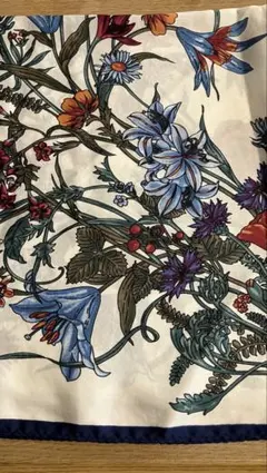 D. 馬具モチーフ シルク風スカーフ 約66cm大体正方形