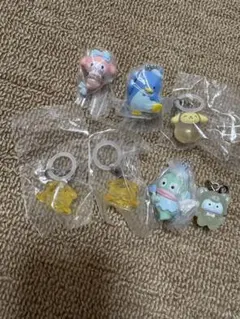 サンリオ　めじるしアクセサリー　マスコット　7個セット　ラテクマ