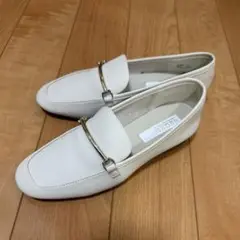 ホワイトベージュレザー ローファー