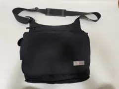 エディバウアー　Eddie Bauer　メッセンジャーバッグ　斜め掛け　大容量のサムネイル