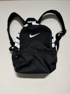 Nike ストライプリュック ブラック
