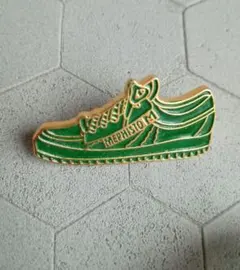 LACOSTE 1933-1993 記念ピンバッジ - メルカリ