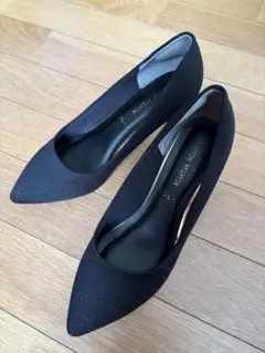 ブラックパンプス