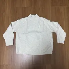 【未使用】スフレヤーン　クルーネックセーター　Lサイズ