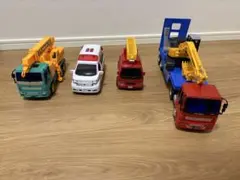 おもちゃ　働く車シリーズ　クレーン車　消防車　救急車　キャリアカー　ショベルカー