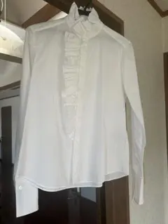 ZARA ホワイト フリル付き 長袖シャツ