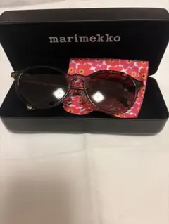 「marimekko マリメッコ サングラス ケース付き ブラウンのサムネイル