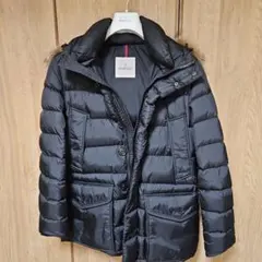 MONCLER ブラック ダウンジャケット