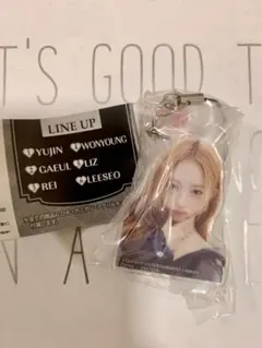 IVE アクリルキーホルダー REI