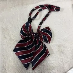 赤と紺のストライプ リボンネクタイ