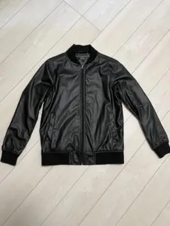 ブラック合成皮革ジップアップジャケット