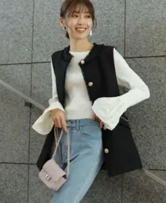 【美品】2023　アプワイザーリッシェ ウェストシェイプジレ　ツイード　金ボタン
