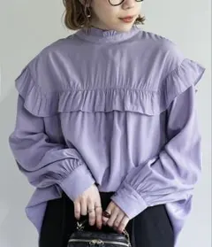 discoat WEB限定フリル長袖ブラウス　ブルーグレー