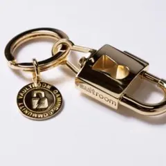 VAULTROOM キーホルダー　ホワイト　ブラウン　2点セット　新品未開封 VAULTROOM キーホルダー ホワイト ブラウン 2点セット 新品未開封 2025