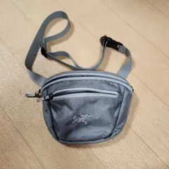 ARC'TERYX ボディバッグ ウエストポーチ グレーのサムネイル