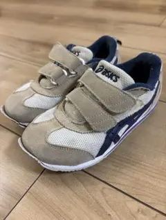 asics アシックス　スニーカー　18cmのサムネイル