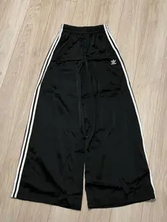 adidas ワイドパンツ