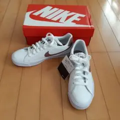新品未使用NIKEスニーカー 24.5cm白