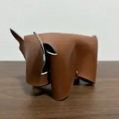 牛モチーフ レザー製 置物 インテリア