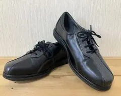 極美品。アシックス　ペダラ　ウォーキングシューズ　サイドジップ　22.5 4E