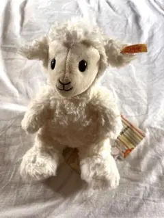 Steiff シュタイフ 羊 ぬいぐるみのサムネイル