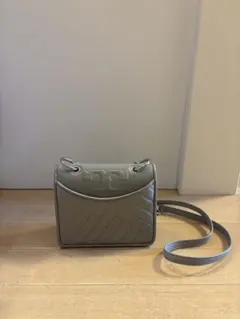 トリーバーチ　グレー ショルダーバッグのサムネイル