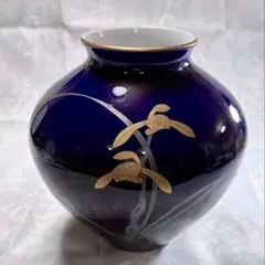 香蘭社　濃紺 陶器 花瓶 金縁 蘭のデザイン 有田焼　フラワーベース　壺　工芸品