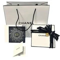 CHANEL ギフトボックス2025ホリデーシリーズラッピング　シャネル