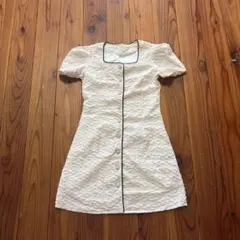 アイボリー パフスリーブ パールボタンワンピース