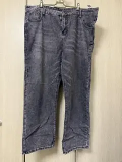 グレー ストレートデニムパンツ　大きいサイズ