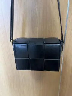 レザー編み込み ショルダーバッグ