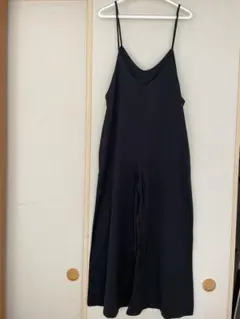 黒の綺麗目なキャミソールオールインワンパンツ　L 未使用！