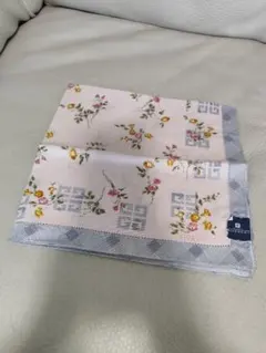 ジバンシィ 花柄 ピンク 大判ハンカチ