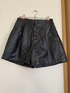 GRL レザー風 ブラックショートパンツ L