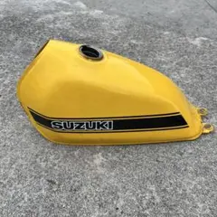 SUZUKI グラストラッカービッグボーイ純正タンク イエローのサムネイル